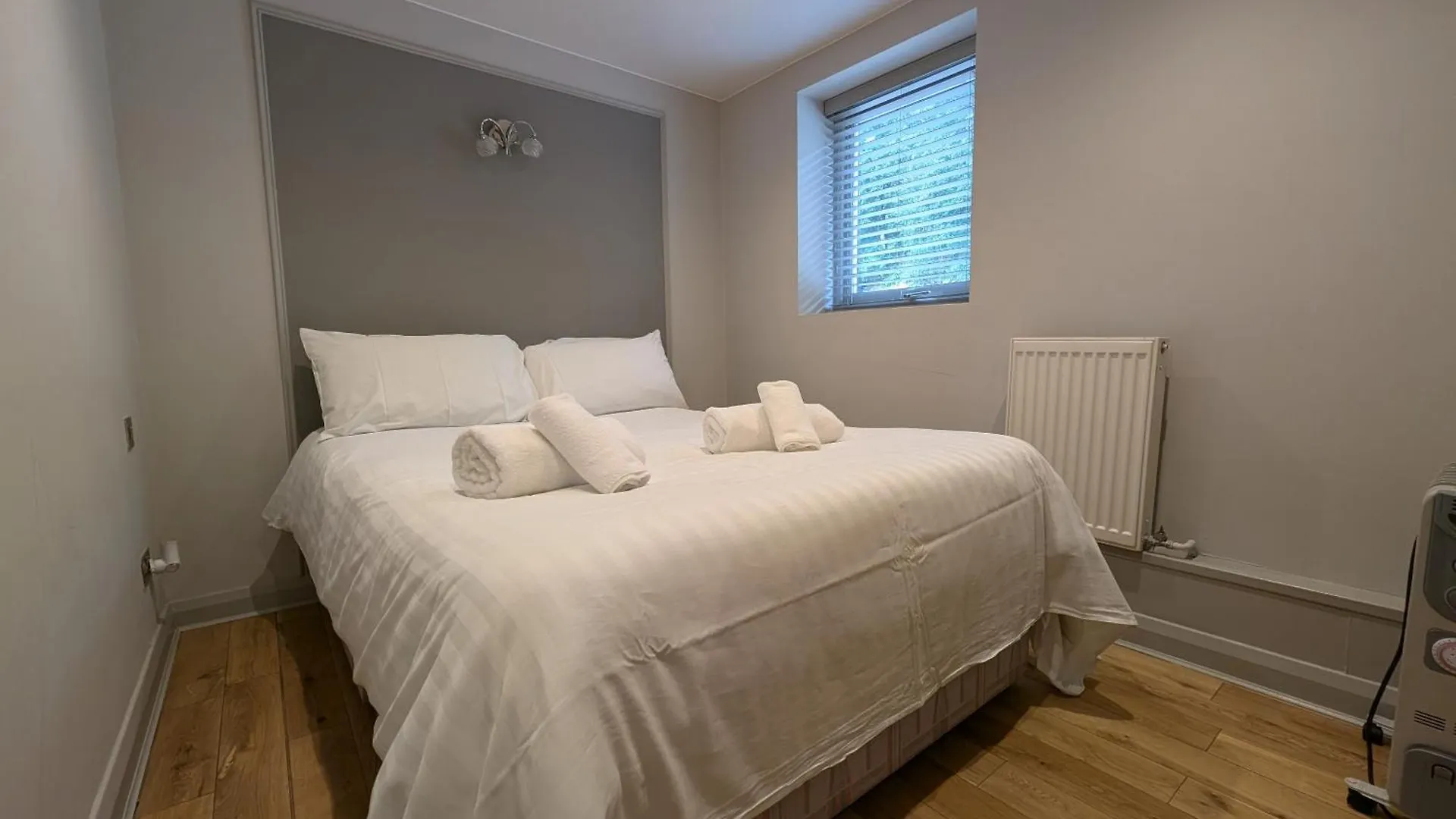 Casa Brighouse Bed & Breakfast