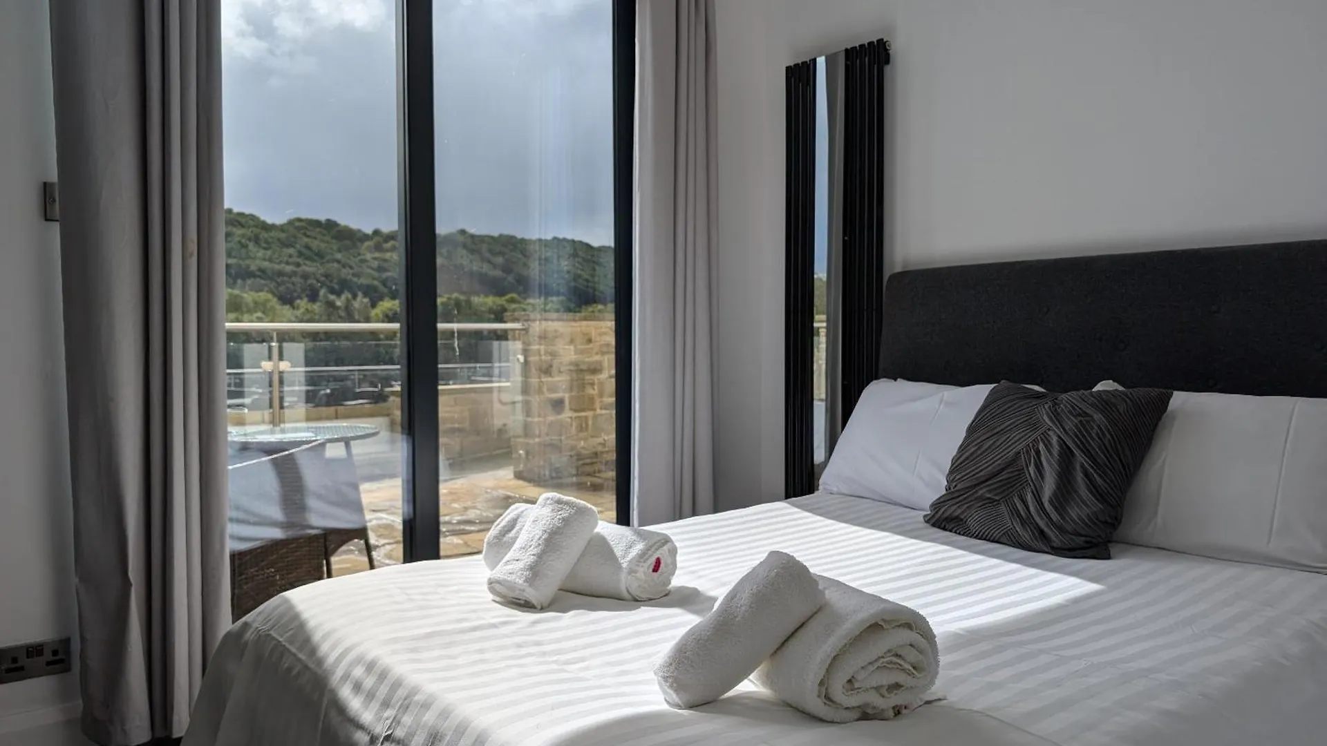 Casa Brighouse Bed & Breakfast
