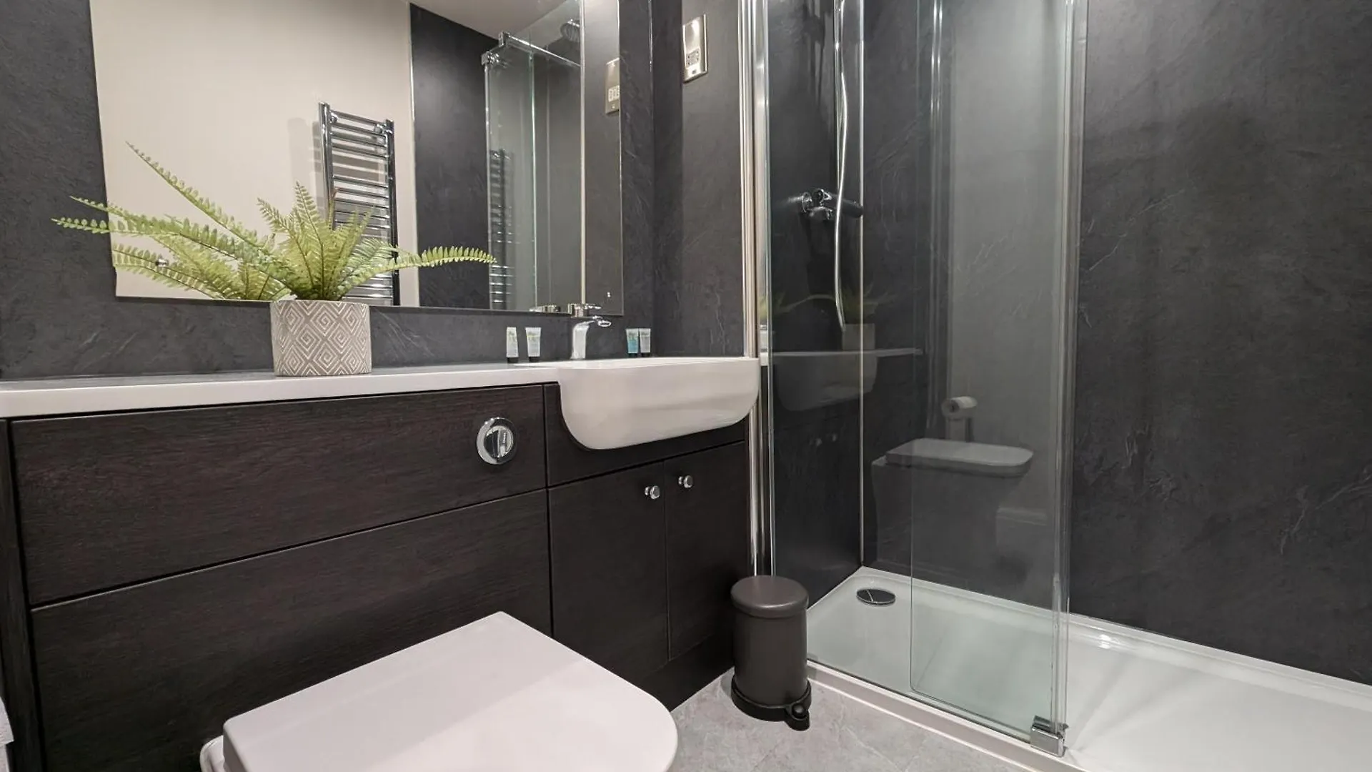 Casa Brighouse Bed & Breakfast